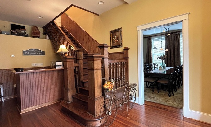 Tullahoma Hotel | Grand Lux Inn