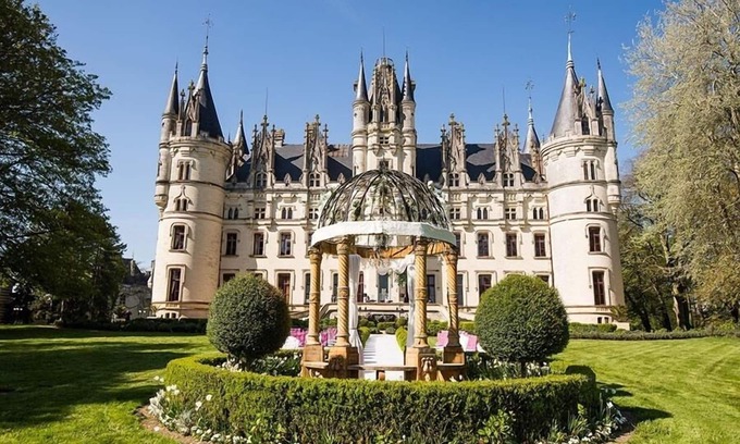 Cande House | Grand Luxury chateau rental in Anjou loire valley france - Wedding destination