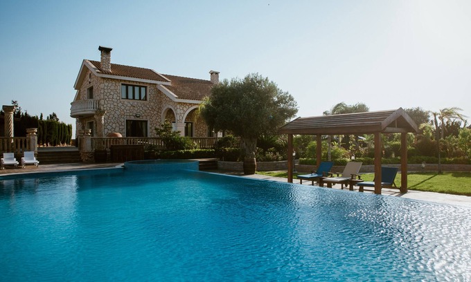 Frenaros Villa | Grand Mansion Countryhouse & Spa.