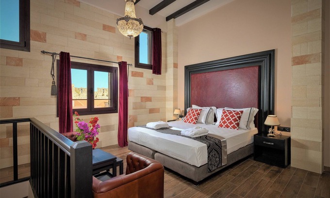 Rhodes Apartment | Grand Master Suite