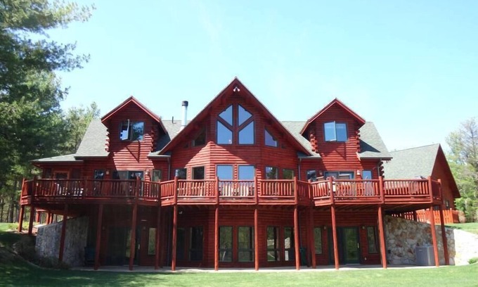 Wilmington House | Grand Meadows Lodge, Ultimate Log Luxury, Stunning Views, Hot Tub & Sauna, EV Charger, 3D Tour