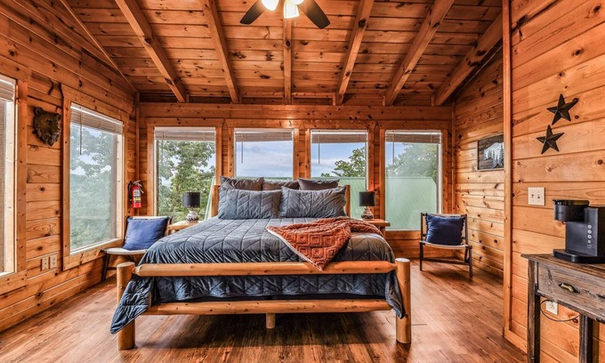 Sevierville Cabin | Grand Mountain View Lodge By Ghosal Luxury Lodging