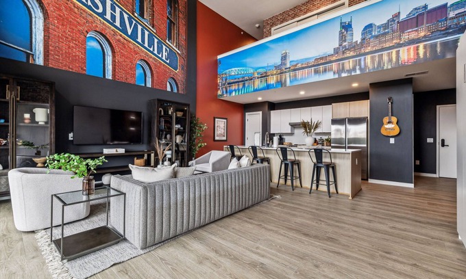 Downtown Nashville Condo | Grand Ole Nashville Downtown- Walk to Broadway with Pool, Gym, Parking