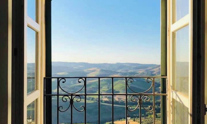 Citta Sant'Angelo Apartment | Grand palazzo apartment nestled in a medieval hilltop town by the Adriatic coast