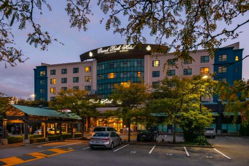 Richmond City Centre Hotel | Grand Park Hotel Vancouver Airport, an Ascend Collection Hotel