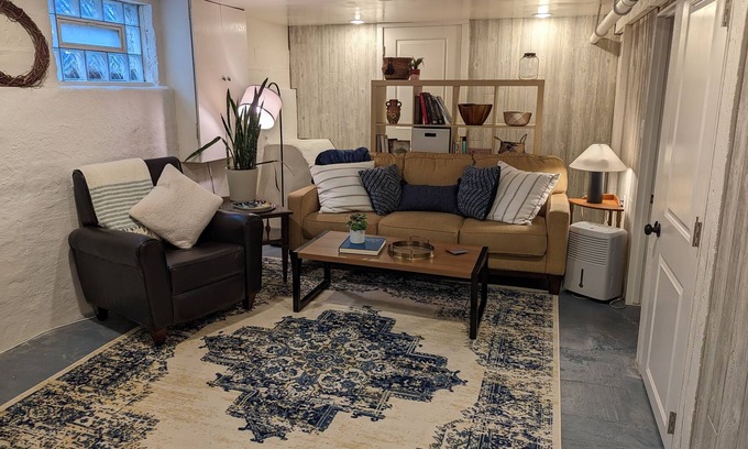 Roosevelt Park Apartment | Grand Rapids Getaway