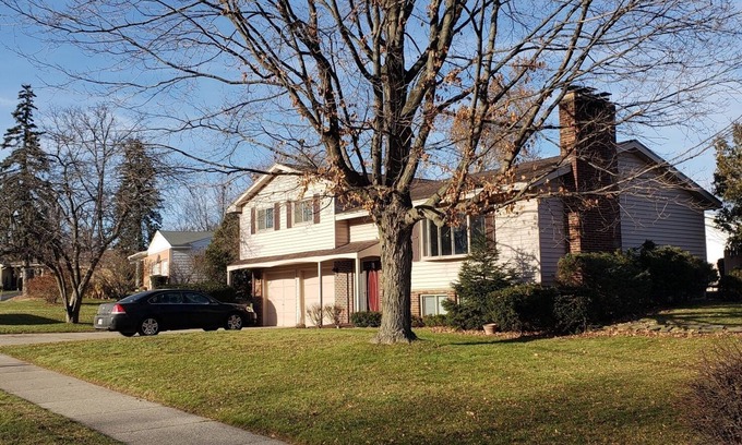 Kentwood House | Grand Rapids/Kentwood close to down town/Airport 4 Bedroom