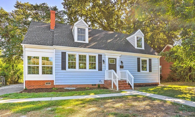 Lakeside House | Grand Richmond Home w/ Great Location & Views