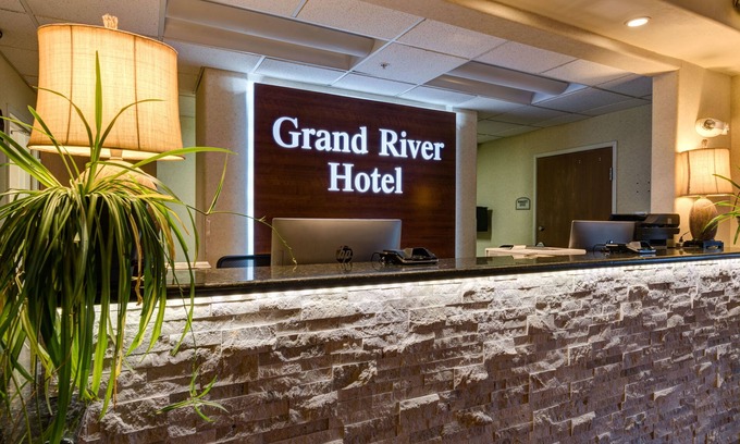 Parachute Hotel | Grand River Hotel