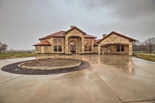Iowa Colony House | Grand Rosharon Estate on 10 Acres of Farmland
