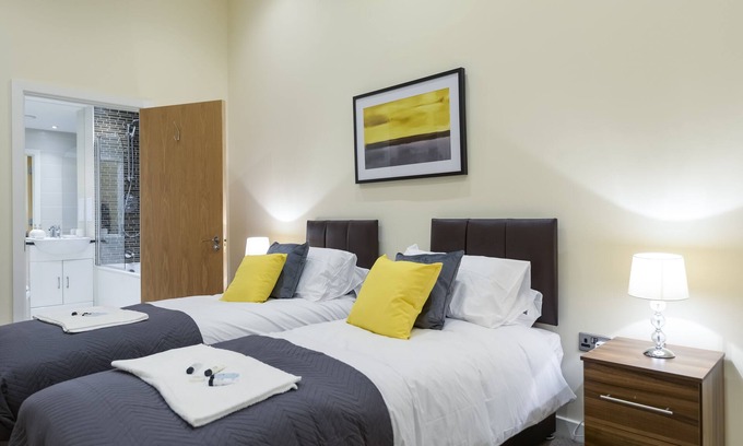 Chelmsford Apartment | Grand Springs, 2 Bed Apartment In City Centre, Stone's Throw To Station