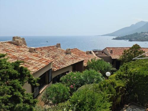 Theoule-Superieur Apartment | Grand studio 35 m2 avec mezzanine et vue mer