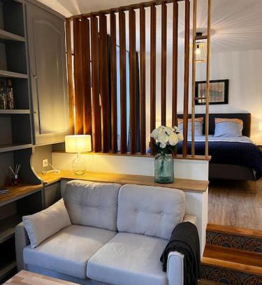 Sainte-Mere-Eglise Apartment | Grand Studio Ceo Bauer, en plein centre de Sainte-Mère-Eglise pour 2 pers