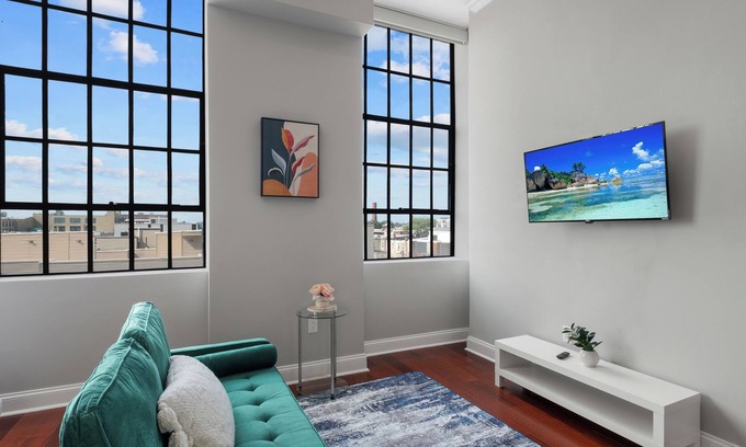 Olde Kensington Apartment | Grand Studio w/Private Gym