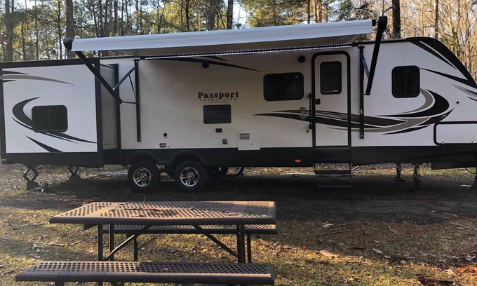 Lincoln Acres House | GRAND TOURING - MEGA LARGE 2 PRIVATE ROOMS - EXCELLENT COND - DELIVERY AVAILABLE