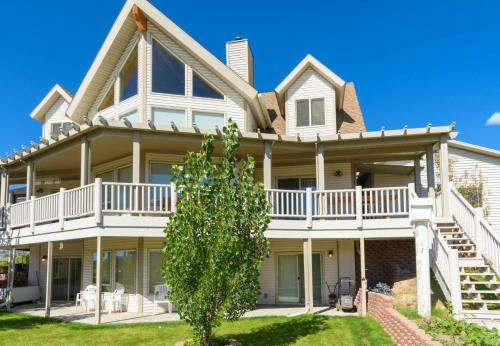 Hatch House | Grand View Lodge