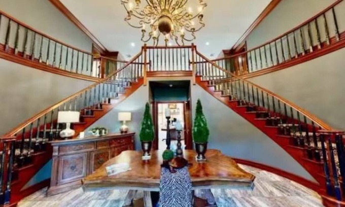 Glasser House | Grand Villa Sparta/pool koi pond cinema game room