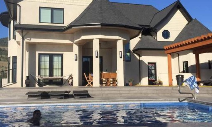 Okanagan-Similkameen House | Grand Vineyard Estate Home Exceptional Place Best Location in Penticton