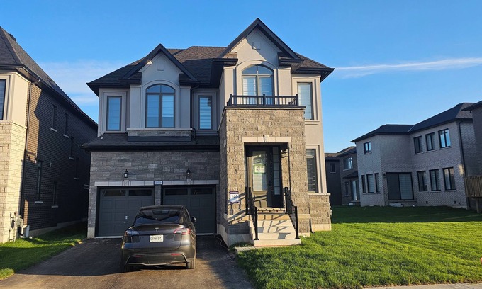 Woodstock House | Grand Woodstock Luxe House ~ 4BR