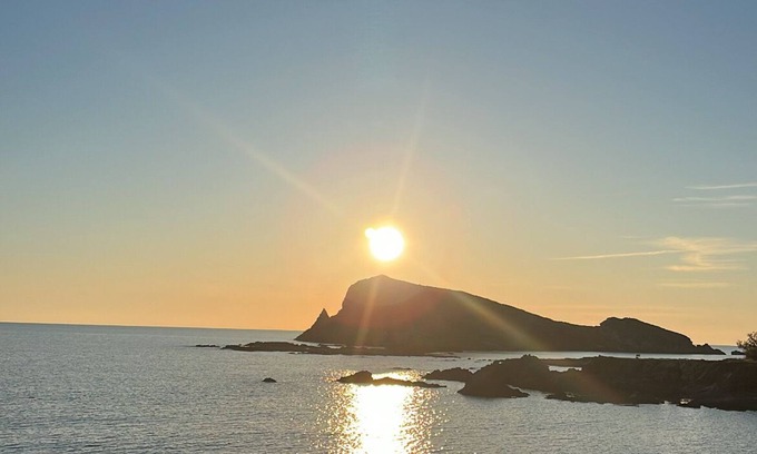 Centuri Bed & Breakfast | Grande Chambre Lumineuse Dans Pittoresque Port de Pêche