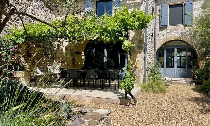 Saint-Mamert-du-Gard House | Grande Maison de Village au Calme Entre Uzès et Nîmes