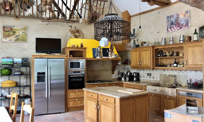 Saint-Mard-de-Reno House | Grande Maison Familiale au Calme