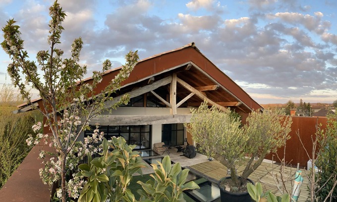 Les Echets House | Grande Maison D'architecte Avec Toit Terrasse