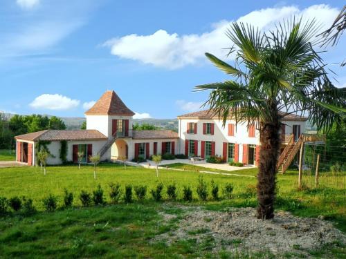 Villeneuve-sur-Lot Villa | Grande Villa à Villeneuve-sur-Lot avec Piscine Privée