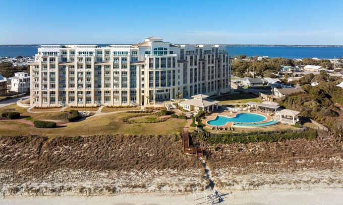 Salter Path Condo | Grande Villas D4 - 2BR Condo