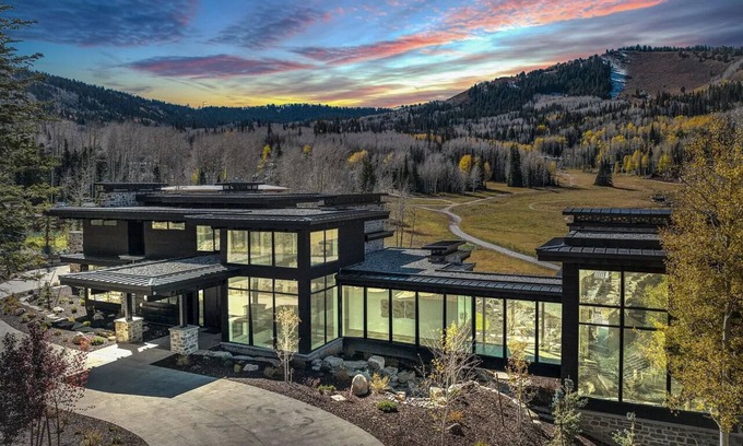 Park City House | Grandeur of the Alpines | Exclusive Escape with Private Spa, Cinema & Sauna