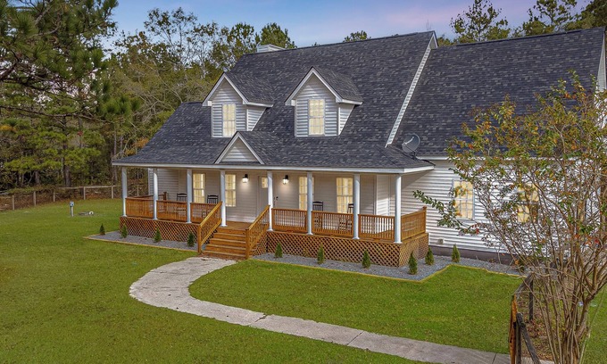 Burgaw House | Grandma's Farm on 6 acres with Barn and River Access
