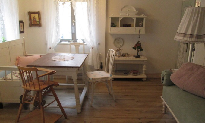Lauingen House | Grandma's jewelry boxes live in shabby style