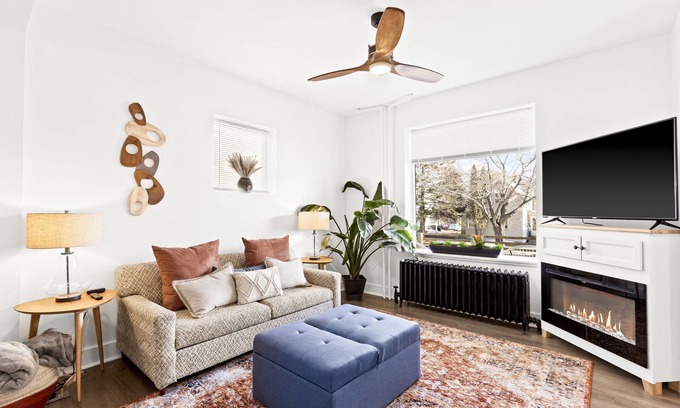 Two Harbors House | Grandma's Start Line Mins Away - Dog Friendly!