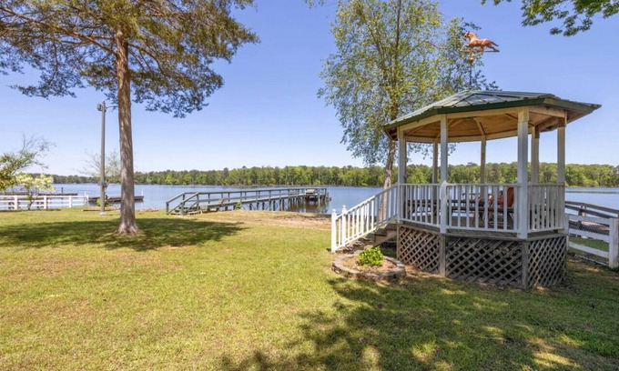 Prosperity House | Grandpa's House | 2 Kayaks | Sleeps 6