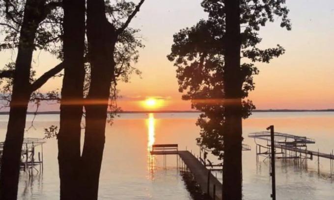 Spirit Lake Cottage | Grandpa's Sunset Cabin on Big Spirit Lake