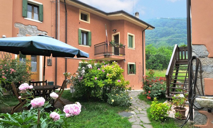 Nogarolo House | Grandparents' house in the UNESCO heritage hills, close to the Revine lakes.