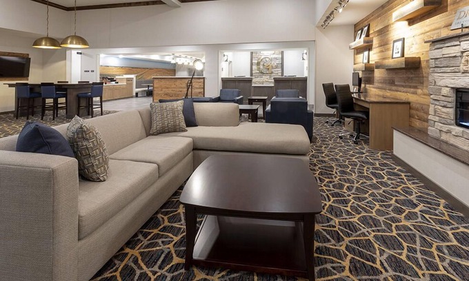 Milbank Hotel | Grandstay Hotel and Suites Milbank