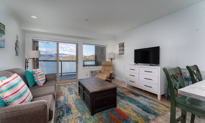 Chelan Condo | Grandview 526 Waterfront condo on Lake Chelan