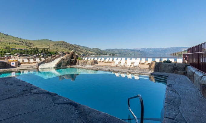 Chelan Condo | Grandview 540 2 Bedroom Executive Waterfront condo