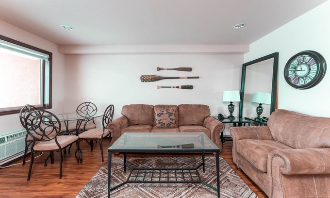 Chelan Condo | Grandview 610 Waterfront condo on Lake Chelan