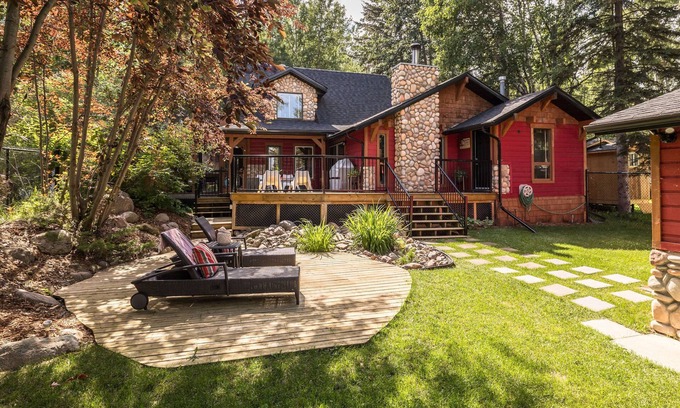 Westerose Cabin | Grandview Getaway-Lake Access-Firepit-Loft