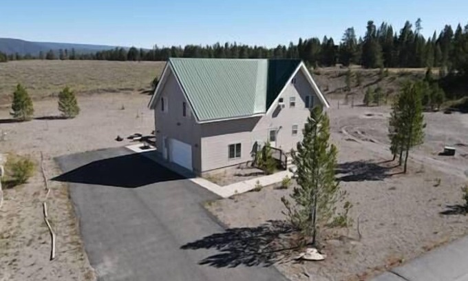 Island Park House | Grandview Lodge-20 minutes to YNP, Sleeps 14-Wifi
