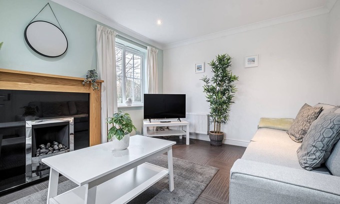 Milton Malsor House | Grange House by Our Home Short Stays