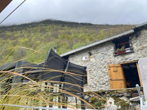 Auzat House | Grange rénovée, Pyrénées Ariégeoises, Gîte haute Ariège