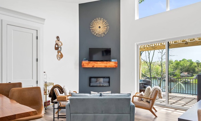 Williamstown House | Grant's Point Lake House!