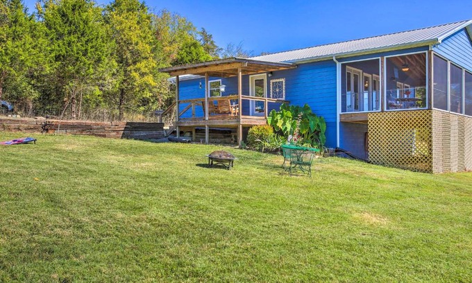 Granville House | Granvilles Blue Cottage Porch and River View!