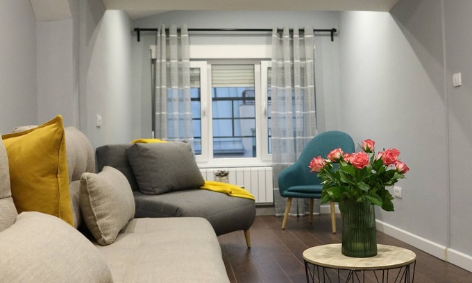 Vozdovac Apartment | Gray Cloud of Sky Point Apartments