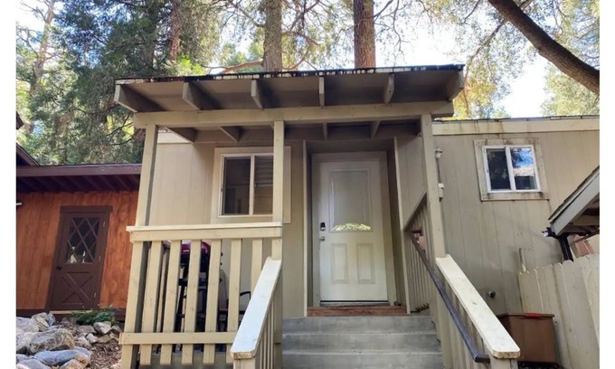 Forest Falls Cabin | GrayHart Get Away 1 bedroom / 1 bathroom Cabin