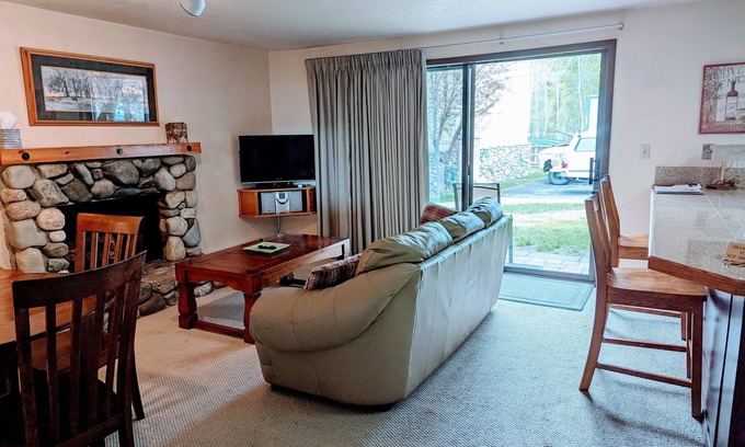 Ketchum Condo | Great 1 (plus) bedroom condo. This is the best location in Ketchum!