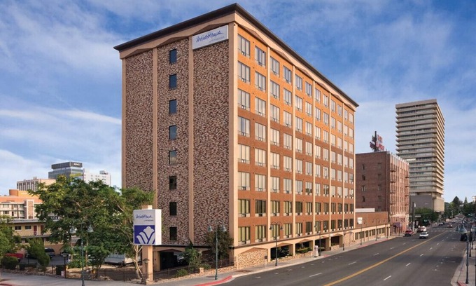 Downtown Reno Condo | Great 1BD condo with resort amenities take in all Reno has to offer